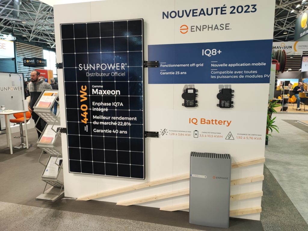A BePositive, enphase montrait deux nouveautés sur plusieurs stands : d’une part, les IQ8 Series Microinverters, très puissants et prêts pour le réseau intelligent, conçus pour s’adapter à la dernière génération de modules PV à haut rendement ; d’autre part sa batterie de stockage modulaire IQ Batteries de 3,5 ou de 10 kWh. Doc. PP